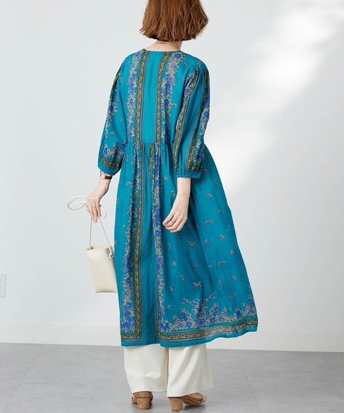 BELLUNA PLUS(ベルーナ)の「花柄プリントワンピース(ワンピース・レディース・チャコール/モスグリーン・X-LARGE/LARGE/MEDIUM)」の10枚目の写真