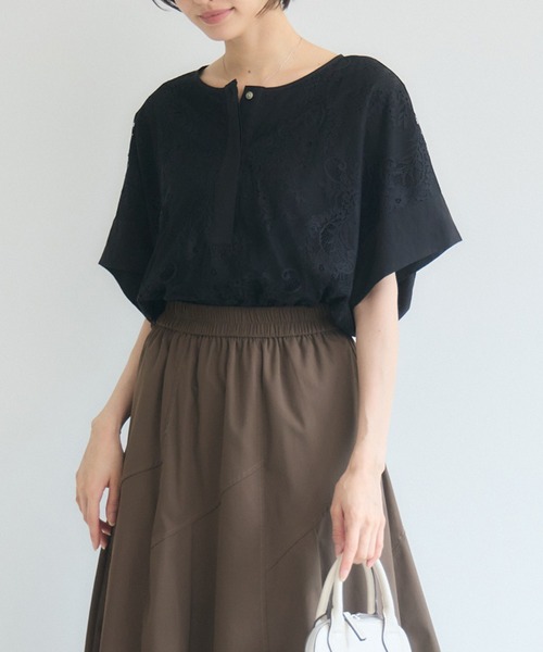 KATHARINE ROSS(キャサリンロス)の「レース切替チュニックブラウス(シャツ/ブラウス・レディース・ブラック/オフホワイト・FREE)」の4枚目の写真