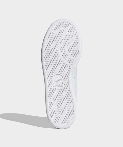 adidas（アディダス）の「スタンスミス [STAN SMITH W]  / アディダスオリジナルス adidas Originals（スニーカー・レディース・ホワイト系その他・24.0cm/24.5cm/22.5cm/22.0cm/23.0cm/23.5cm/28.0cm/25.0cm/25.5cm/26.5cm/26.0cm/27.5cm/27.0cm）」の3枚目の写真