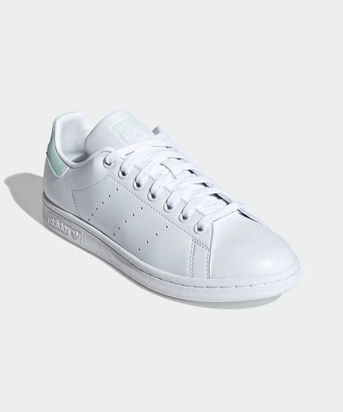 adidas（アディダス）の「スタンスミス [STAN SMITH W]  / アディダスオリジナルス adidas Originals（スニーカー・レディース・ホワイト系その他・24.0cm/24.5cm/22.5cm/22.0cm/23.0cm/23.5cm/28.0cm/25.0cm/25.5cm/26.5cm/26.0cm/27.5cm/27.0cm）」の4枚目の写真