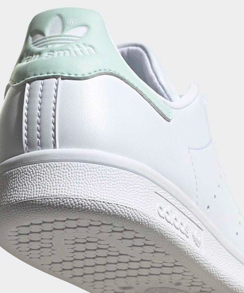 adidas（アディダス）の「スタンスミス [STAN SMITH W]  / アディダスオリジナルス adidas Originals（スニーカー・レディース・ホワイト系その他・24.0cm/24.5cm/22.5cm/22.0cm/23.0cm/23.5cm/28.0cm/25.0cm/25.5cm/26.5cm/26.0cm/27.5cm/27.0cm）」の7枚目の写真