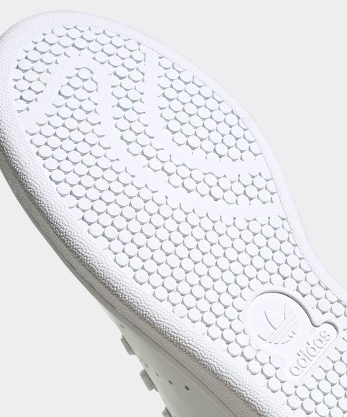 adidas（アディダス）の「スタンスミス [STAN SMITH W]  / アディダスオリジナルス adidas Originals（スニーカー・レディース・ホワイト系その他・24.0cm/24.5cm/22.5cm/22.0cm/23.0cm/23.5cm/28.0cm/25.0cm/25.5cm/26.5cm/26.0cm/27.5cm/27.0cm）」の8枚目の写真