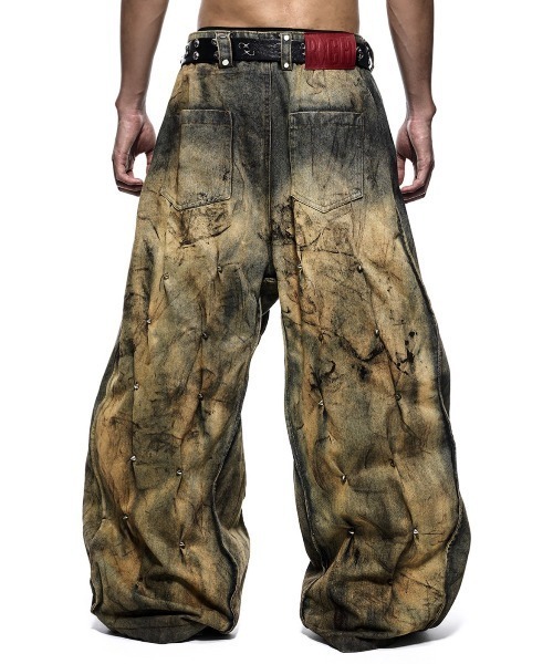 RICH（リッチ）の「【RICH】MULTI RIVET DIRT WASHED WIDE PANTS  / 【RICH】ダーティーウォッシュリベットワイドデニムパンツ＜着用動画あり＞（デニムパンツ・メンズ・チャコール・M/XS）」の13枚目の写真