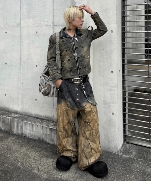RICH（リッチ）の「【RICH】MULTI RIVET DIRT WASHED WIDE PANTS  / 【RICH】ダーティーウォッシュリベットワイドデニムパンツ＜着用動画あり＞（デニムパンツ・メンズ・チャコール・M/XS）」の18枚目の写真