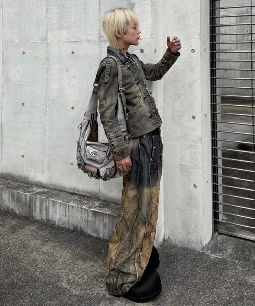 RICH（リッチ）の「【RICH】MULTI RIVET DIRT WASHED WIDE PANTS  / 【RICH】ダーティーウォッシュリベットワイドデニムパンツ＜着用動画あり＞（デニムパンツ・メンズ・チャコール・M/XS）」の21枚目の写真