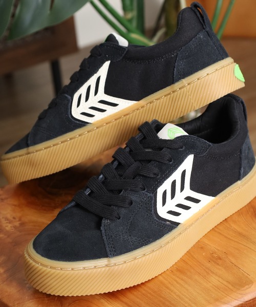 CARIUMA(カリウマ)の「CATIBA PRO Low Suede and Canvas Logo Sneaker カティバ プロ ロー スウェード アンド キャンバス ロゴ スニーカー(スニーカー・メンズ・ブラック系その他/ブラック系その他3/ブラック系その他2・US8/US8.5/US7.5/US6.5/US-8/US-8h/US9/US7)」の3枚目の写真
