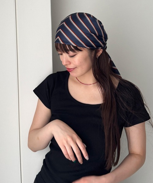 CANAL JEAN(キャナルジーン)の「diggity マルチストライプスカーフ(バンダナ/スカーフ・レディース・ブラウン/ネイビー・ONE SIZE)」の2枚目の写真