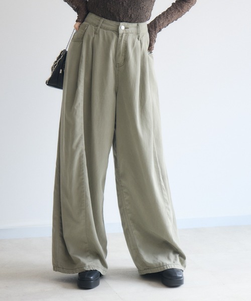 Paradise Picnic(パラダイスピクニック)の「TRANOI. カーブカラーデニムパンツ(デニムパンツ・レディース・カーキ/ブルー・SMALL/MEDIUM)」の2枚目の写真