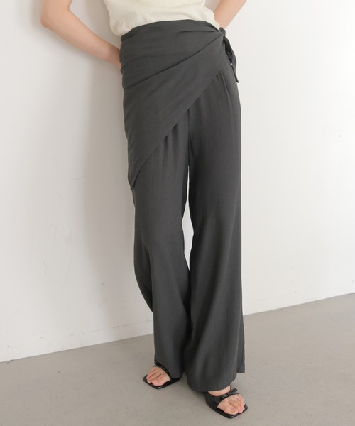 cheriella(シェリエラ)の「【cheriella】スカーフ付きレイヤードスラックス SCARF LAYERED SLACKS(スラックス・レディース・チャコールグレー/ベージュ・FREE)」の5枚目の写真