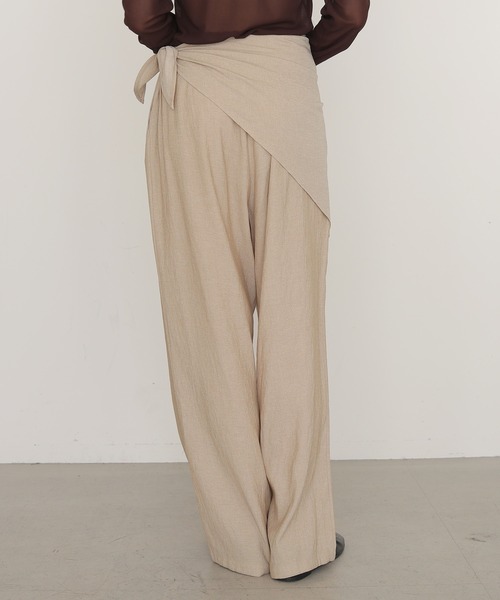cheriella(シェリエラ)の「【cheriella】スカーフ付きレイヤードスラックス SCARF LAYERED SLACKS(スラックス・レディース・チャコールグレー/ベージュ・FREE)」の16枚目の写真