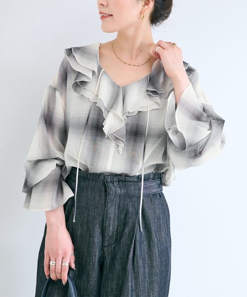 B.C STOCK(ベーセーストック)の「手洗い可 / SHEER CHECK FRILL ブラウス(シャツ/ブラウス・レディース・ブラック系その他/チョコ/ブラック・FREE)」の3枚目の写真