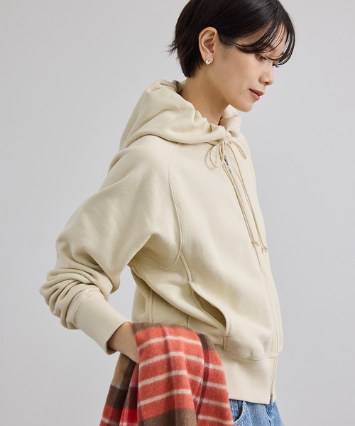 SALON adam et rope'(サロン アダム エ ロペ)の「TOMPKINS 裏毛パーカー(パーカー・レディース・ベージュ系その他/ダークブラウン・FREE)」の2枚目の写真