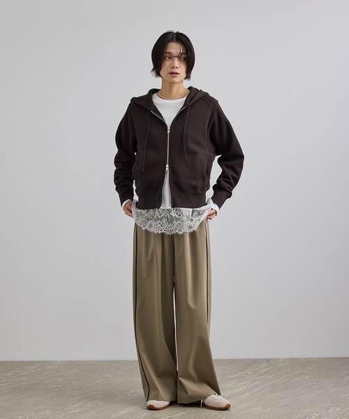 SALON adam et rope'(サロン アダム エ ロペ)の「TOMPKINS 裏毛パーカー(パーカー・レディース・ベージュ系その他/ダークブラウン・FREE)」の3枚目の写真