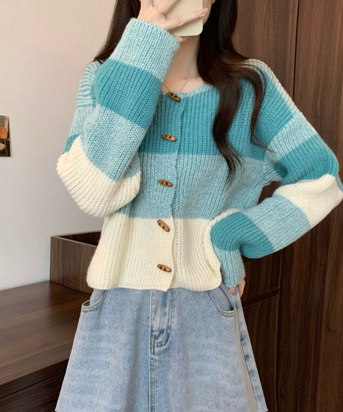 LUCPY(ラクピー)の「マルチボーダーニットカーディガン(カーディガン/ボレロ・レディース・グリーン/ライトブルー/レッド・FREE)」の2枚目の写真