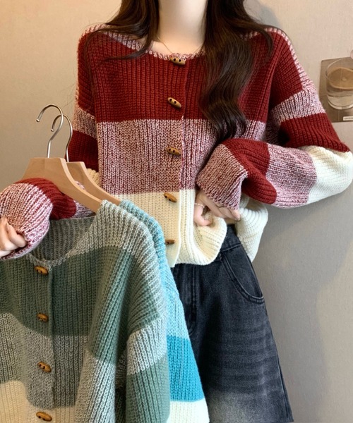 LUCPY(ラクピー)の「マルチボーダーニットカーディガン(カーディガン/ボレロ・レディース・グリーン/ライトブルー/レッド・FREE)」の4枚目の写真