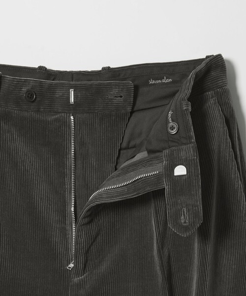 Steven Alan(スティーブンアラン)の「<Steven Alan> 9W コーデュロイ イン ツープリーツ ドレス トラウザーズ II(スラックス・メンズ・ダークグレー/ブラック/オフホワイト/ダークブラウン・S/M/L/XL)」の20枚目の写真