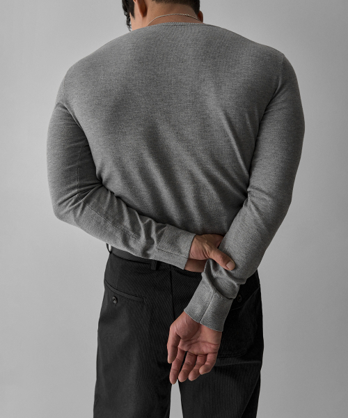 BOWLOW PRODUCT（バウロープロダクト）の「エッセンシャル Vネックマッスルロングスリーブニット [グレー]（ニット/セーター・メンズ・その他・MEDIUM/LARGE/X-LARGE）」の5枚目の写真