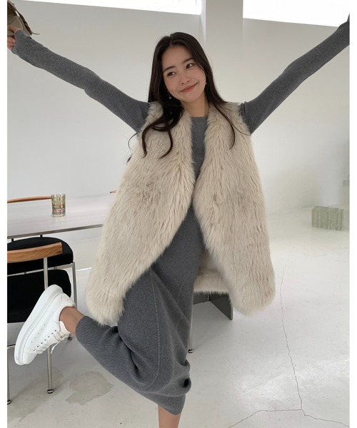 BIRTHDAY BASH(バースデイバッシュ)の「VEGAN FUR GILET IVORY(ヴィーガンファージレ)(その他アウター・レディース・アイボリー・FREE)」の19枚目の写真