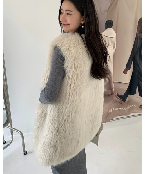 BIRTHDAY BASH(バースデイバッシュ)の「VEGAN FUR GILET IVORY(ヴィーガンファージレ)(その他アウター・レディース・アイボリー・FREE)」の18枚目の写真