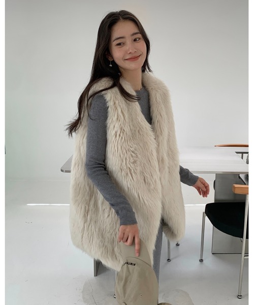 BIRTHDAY BASH(バースデイバッシュ)の「VEGAN FUR GILET IVORY(ヴィーガンファージレ)(その他アウター・レディース・アイボリー・FREE)」の17枚目の写真