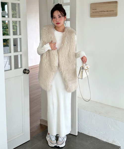 BIRTHDAY BASH(バースデイバッシュ)の「VEGAN FUR GILET IVORY(ヴィーガンファージレ)(その他アウター・レディース・アイボリー・FREE)」の13枚目の写真