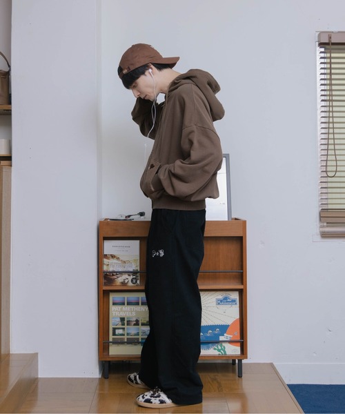 kaoyorinakami(カオヨリナカミ)の「balloon short zip hoodie / バルーンショートジップフーディ(パーカー・メンズ・グレー/ブラウン/ネイビー/レッド/ブルー/ブラック・LARGE/MEDIUM/X-LARGE/SMALL)」の18枚目の写真