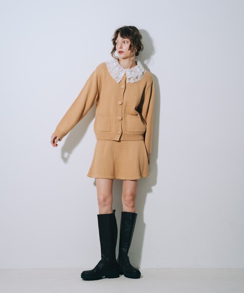 SELFIST(セルフィスト)の「【kariさんコラボ】レース衿カーデ×ミニスカートSET(ワンピース・レディース・ベージュ/チャコールグレー・フリー)」の3枚目の写真
