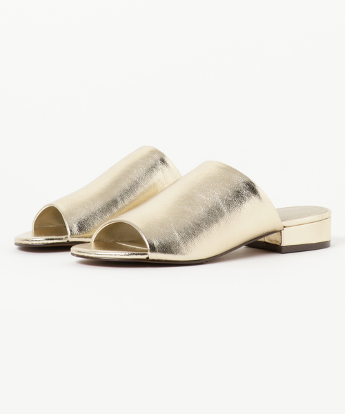 CHARLES & KEITH(チャールズ & キース)の「ローヒールミュール / LOW HEEL MULES(サンダル・レディース・ブラック/ライトブラウン/オレンジ/ゴールド・24cm/22.5cm/23.5cm/24.5cm/22cm/23cm)」の4枚目の写真