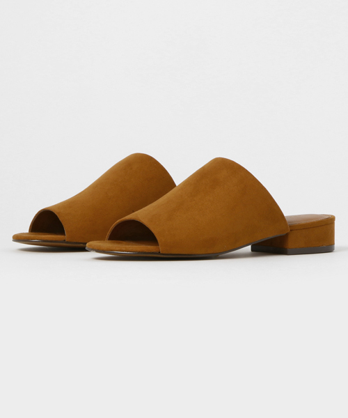 CHARLES & KEITH(チャールズ & キース)の「ローヒールミュール / LOW HEEL MULES(サンダル・レディース・ブラック/ライトブラウン/オレンジ/ゴールド・24cm/22.5cm/23.5cm/24.5cm/22cm/23cm)」の3枚目の写真
