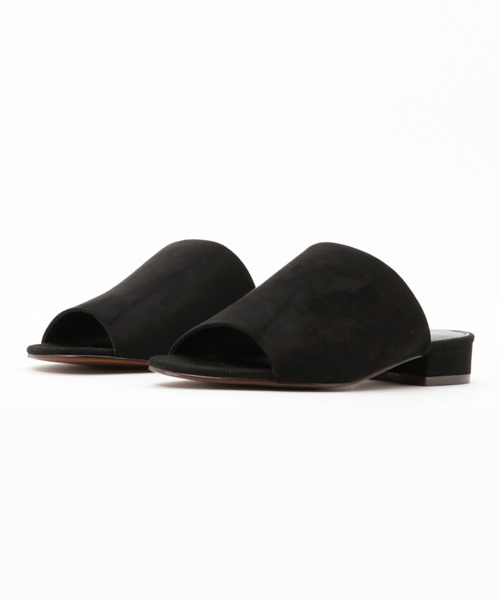CHARLES & KEITH(チャールズ & キース)の「ローヒールミュール / LOW HEEL MULES(サンダル・レディース・ブラック/ライトブラウン/オレンジ/ゴールド・24cm/22.5cm/23.5cm/24.5cm/22cm/23cm)」の2枚目の写真