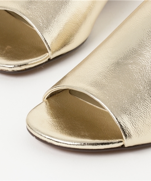CHARLES & KEITH(チャールズ & キース)の「ローヒールミュール / LOW HEEL MULES(サンダル・レディース・ブラック/ライトブラウン/オレンジ/ゴールド・24cm/22.5cm/23.5cm/24.5cm/22cm/23cm)」の9枚目の写真