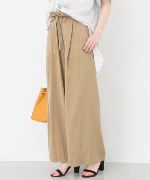 URBAN RESEARCH（アーバンリサーチ）の「テンセル混ドロストイージーワイドパンツ（その他パンツ・レディース・ネイビー/レッド/ベージュ・FREE）」の2枚目の写真