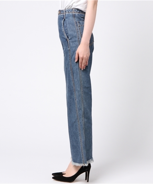 MOUSSY（マウジー）の「FRONT BUTTON WIDE DENIM（デニムパンツ・レディース・ブルー・23inch/24inch/25inch/26inch）」の3枚目の写真