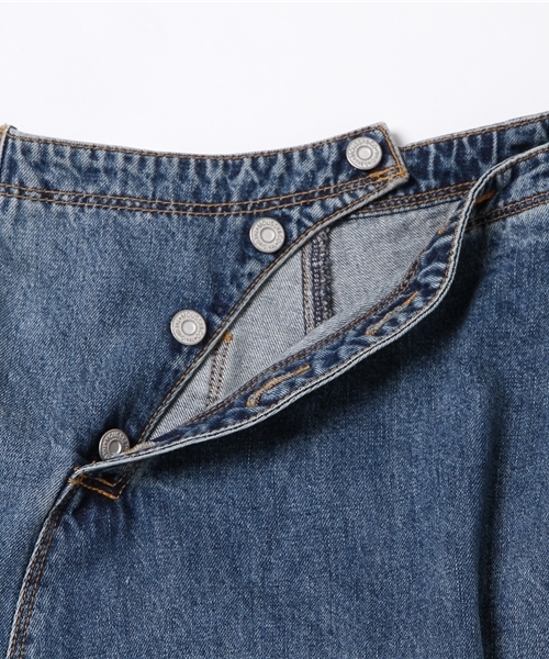MOUSSY（マウジー）の「FRONT BUTTON WIDE DENIM（デニムパンツ・レディース・ブルー・23inch/24inch/25inch/26inch）」の11枚目の写真