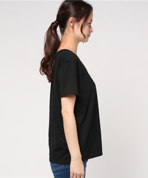 VENCEEXCHANGE(ヴァンスエクスチェンジ)の「フェイクファーポケットTシャツ (Tシャツ/カットソー・レディース・ブラック/オフホワイト・MEDIUM)」の4枚目の写真
