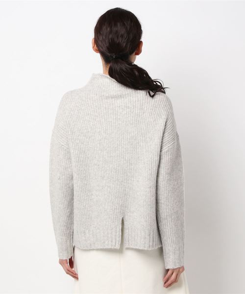 RIVE DROITE（リヴドロワ）の「バックスリットハイネックニット（ニット/セーター・レディース・ライトグレー・FREE）」の2枚目の写真