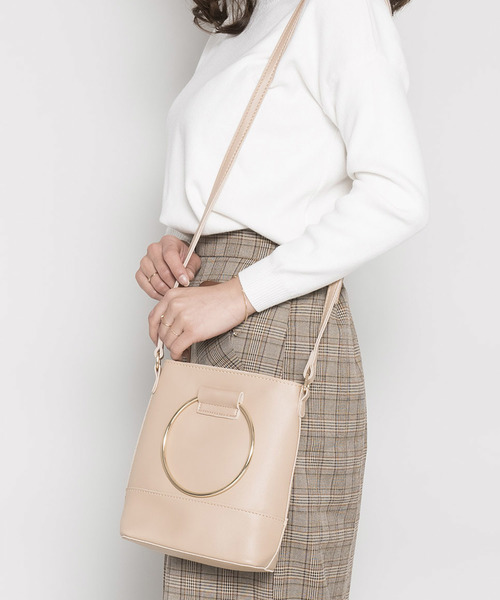 PLAIN CLOTHING（プレーンクロージング）の「ゴールドハンドル2wayバッグ（ショルダーバッグ・レディース・キャメル/ベージュ/グレー/ブラック/ワイン・FREE）」の3枚目の写真