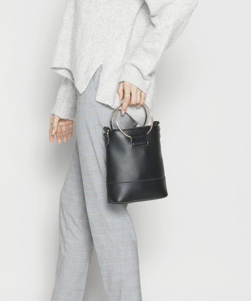 PLAIN CLOTHING（プレーンクロージング）の「ゴールドハンドル2wayバッグ（ショルダーバッグ・レディース・キャメル/ベージュ/グレー/ブラック/ワイン・FREE）」の10枚目の写真