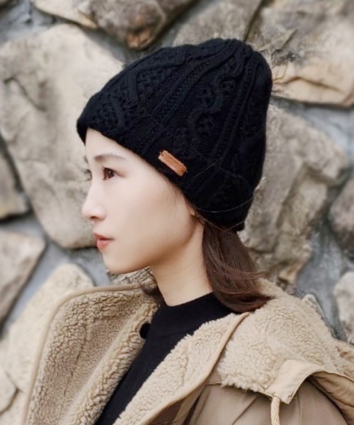 Ruben（ルーベン）の「ケーブル 裏ボア バイカラーニット（ニットキャップ/ビーニー・レディース・ブラック/グレー/マスタード/アイボリー/ワイン/ベージュ・FREE）」の2枚目の写真