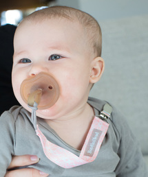 Boogin Head（ブーギンヘッド）の「【Boogin Head/ブーギンヘッド】おしゃぶりホルダー パーチー グリップ（その他ベビー用品）」