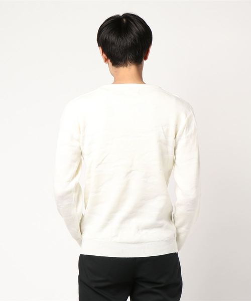 AZUL by moussy(アズールバイマウジー)の「ジャガードカモVネックプルオーバー(ニット/セーター・メンズ・ホワイト/ブラック/ネイビー/ボルドー・SMALL/MEDIUM/LARGE/X-LARGE/X-SMALL)」の6枚目の写真