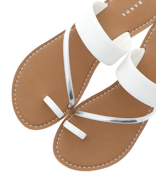 RANDA（ランダ）の「メタリックベルトフラットサンダル（サンダル・レディース・ホワイト/ブラック/ブラウン・LL/S/M/L）」の5枚目の写真