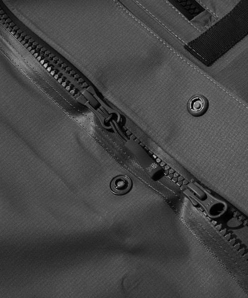 F/CE. (エフシーイー)の「Karrimor × F/CE. TRUCK JK / カリマー × エフシーイー トラック ジャケット(ブルゾン・メンズ・ブラック/カーキ/イエロー系その他/パープル・SMALL/MEDIUM/LARGE)」の7枚目の写真