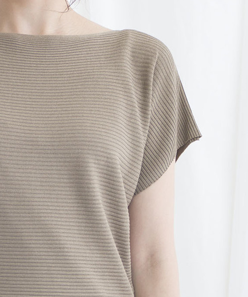 LUGG NAGG(ラグナグ)の「【Jewelobe/ ジュエローブ】 ドルマン半袖TOPS(Tシャツ/カットソー・レディース・ブラック/オフホワイト/カーキ/ブルー・FREE)」の12枚目の写真