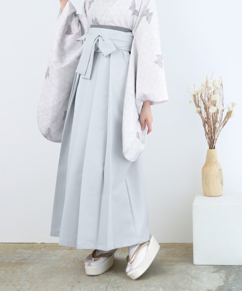 KYOETSU（キョウエツ）の「レディース無地袴（着物・レディース・ネイビー/ローズ/ダークブラウン/ライトグリーン/オレンジ/エンジ/マジェンタ/ダークパープル/ダークグリーン/ブラック/グリーン/ピンク/サックスブルー/イエロー/ターコイズブルー/パープル/スモーキーグリーン系/アイボリー/スモークピンク/グレイッシュベージュ/ブラウン/ライトブルーグレー・LL/L/S/M/3L）」の3枚目の写真