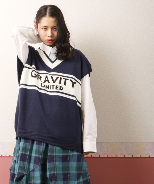 SUGGESTION(サジェッション)の「【SUGGESTION】ドロップショルダーVネックジャガードニットベスト(ベスト・メンズ・ブラック/ネイビー/オフホワイト/グリーン・M/L)」の2枚目の写真