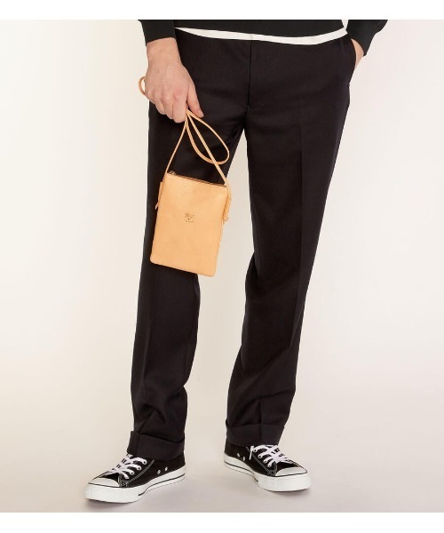 IL BISONTE(イルビゾンテ)の「IL BISONTE / ショルダーバッグ(ショルダーバッグ・レディース・ブラック/ダークブラウン/ネイビー/グレー/レッド/オリーブ/オレンジ/グリーン/ライトブラウン/ナチュラル/レンガ・FREE)」の5枚目の写真