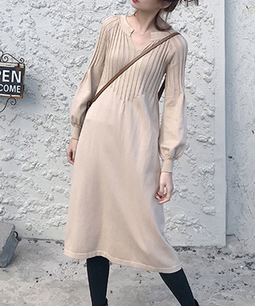 Girly Doll（ガーリードール）の「Vネックボリューム袖 ニットワンピース（ワンピース・レディース・ブラック/ベージュ/グレー・FREE）」の6枚目の写真