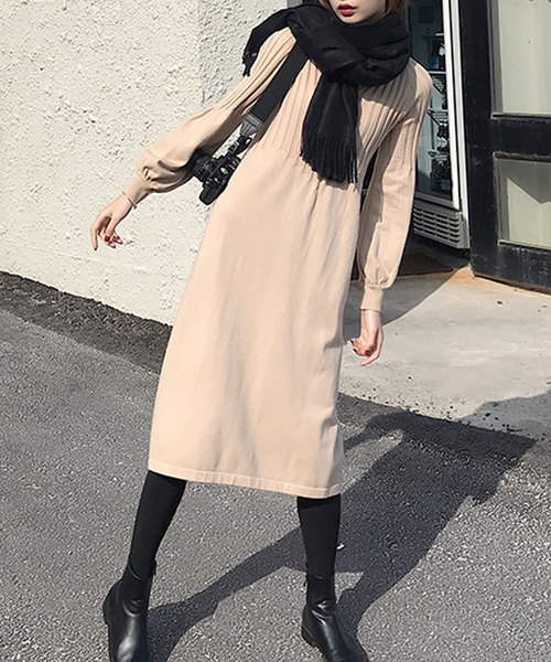 Girly Doll（ガーリードール）の「Vネックボリューム袖 ニットワンピース（ワンピース・レディース・ブラック/ベージュ/グレー・FREE）」の10枚目の写真