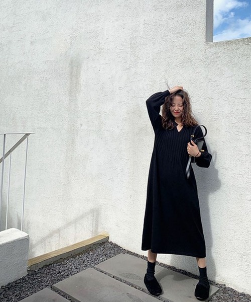 Girly Doll（ガーリードール）の「Vネックボリューム袖 ニットワンピース（ワンピース・レディース・ブラック/ベージュ/グレー・FREE）」の16枚目の写真